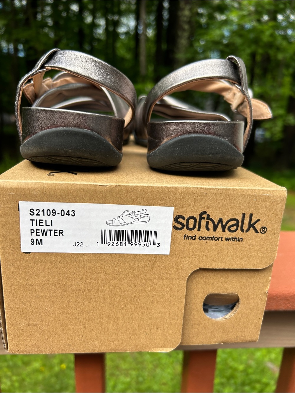 SoftWalk Women's Tieli Metallic Pewter Knot Leather Slingback Sandals - Picture 4 of 6